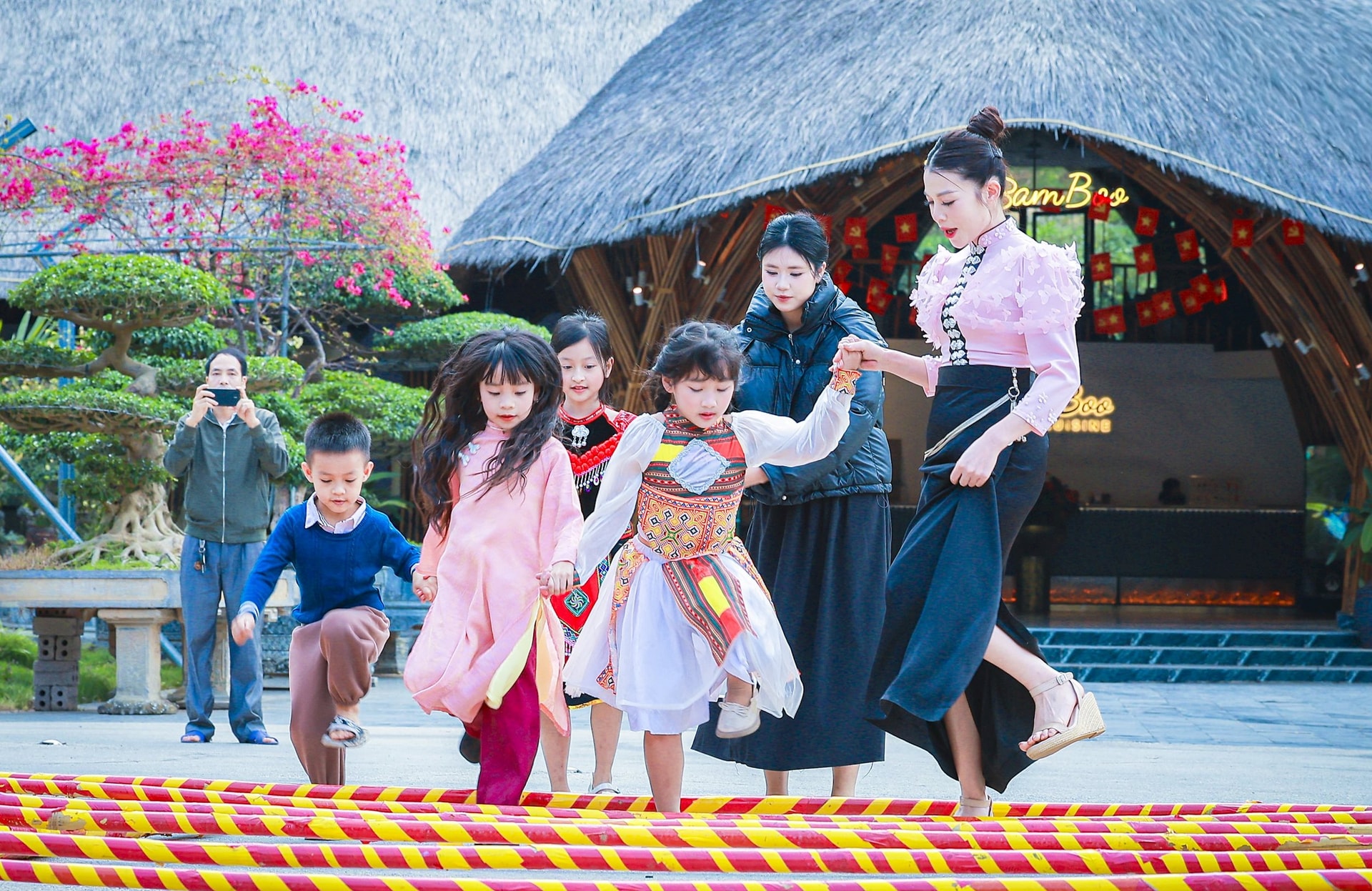 Bản sắc văn hóa tạo nên sức hút bền vững cho Khu du lịch Mộc Châu Island