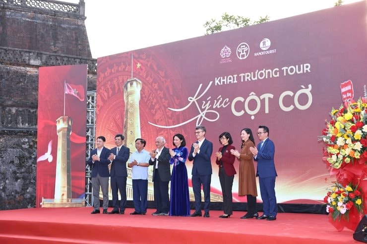 Tour trải nghiệm “Ký ức Cột cờ” - cảm nhận lịch sử Hà Nội bằng hình ảnh và cảm xúc