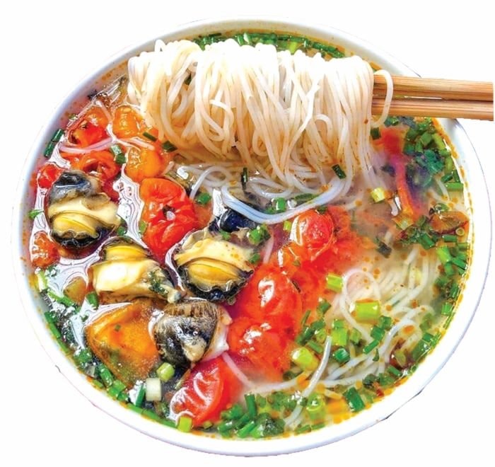 Đặc sắc bún ốc phủ Tây Hồ