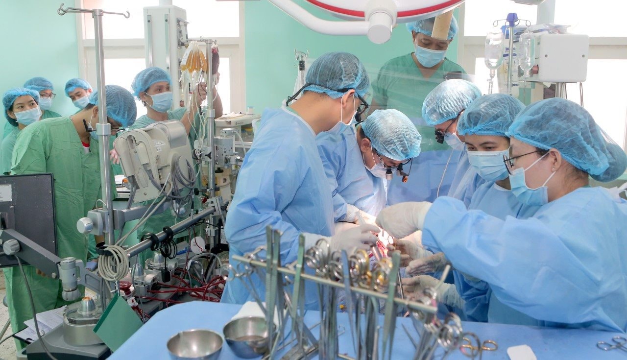 Bốn cuộc đời hồi sinh nhờ ghép tủy đồng loại Thalassemia, tim và gan